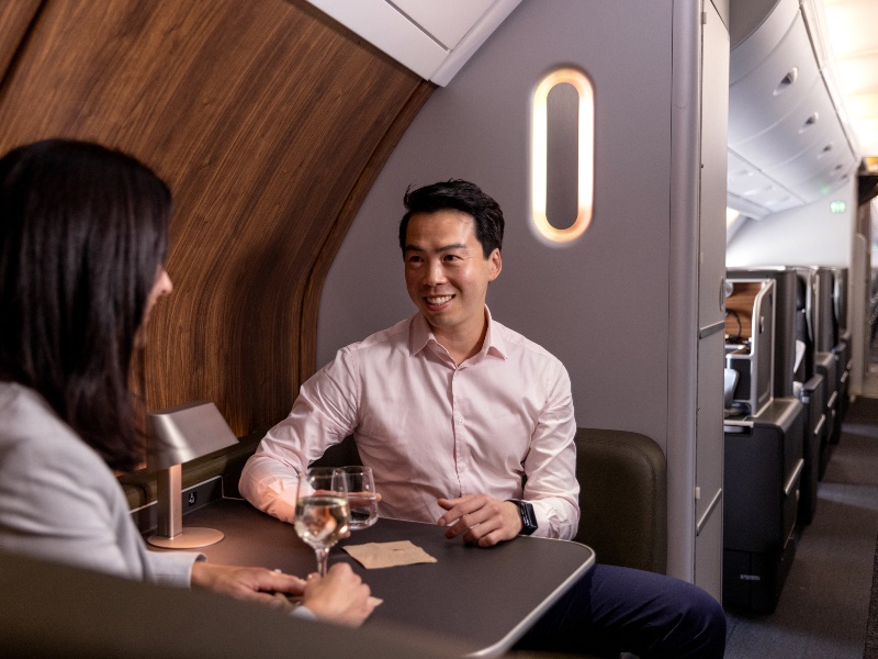 Qantas A380 upper deck bar