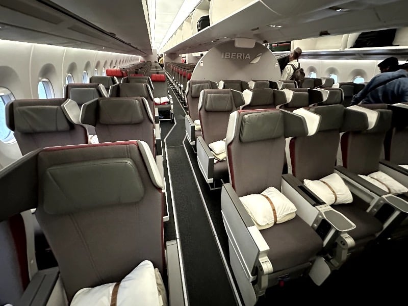 Iberia A350-900 Premium Economy cabin