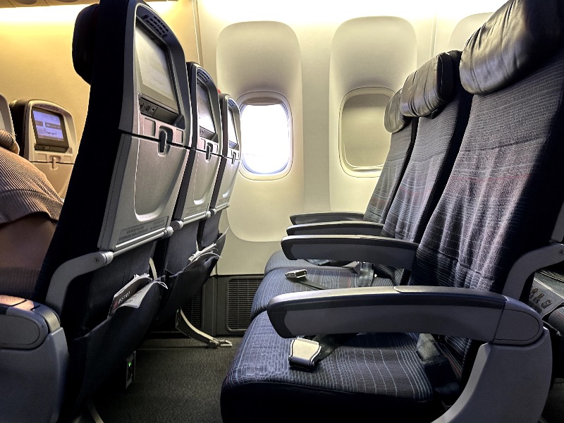 Air Canada Boeing 777-200LR Economy seats
