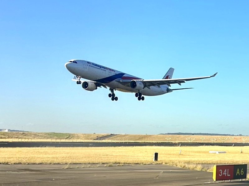 Malaysia Airlines A330-300 landing at Sydney Kingsford Smith Airport