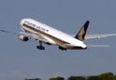 Singapore Airlines Boeing 777-200 takes off from Singapore Changi Airport