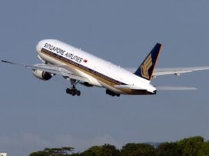 Singapore Airlines Boeing 777-200 takes off from Singapore Changi Airport