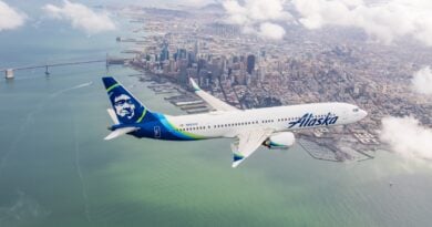 Alaska Airlines Boeing 737-9