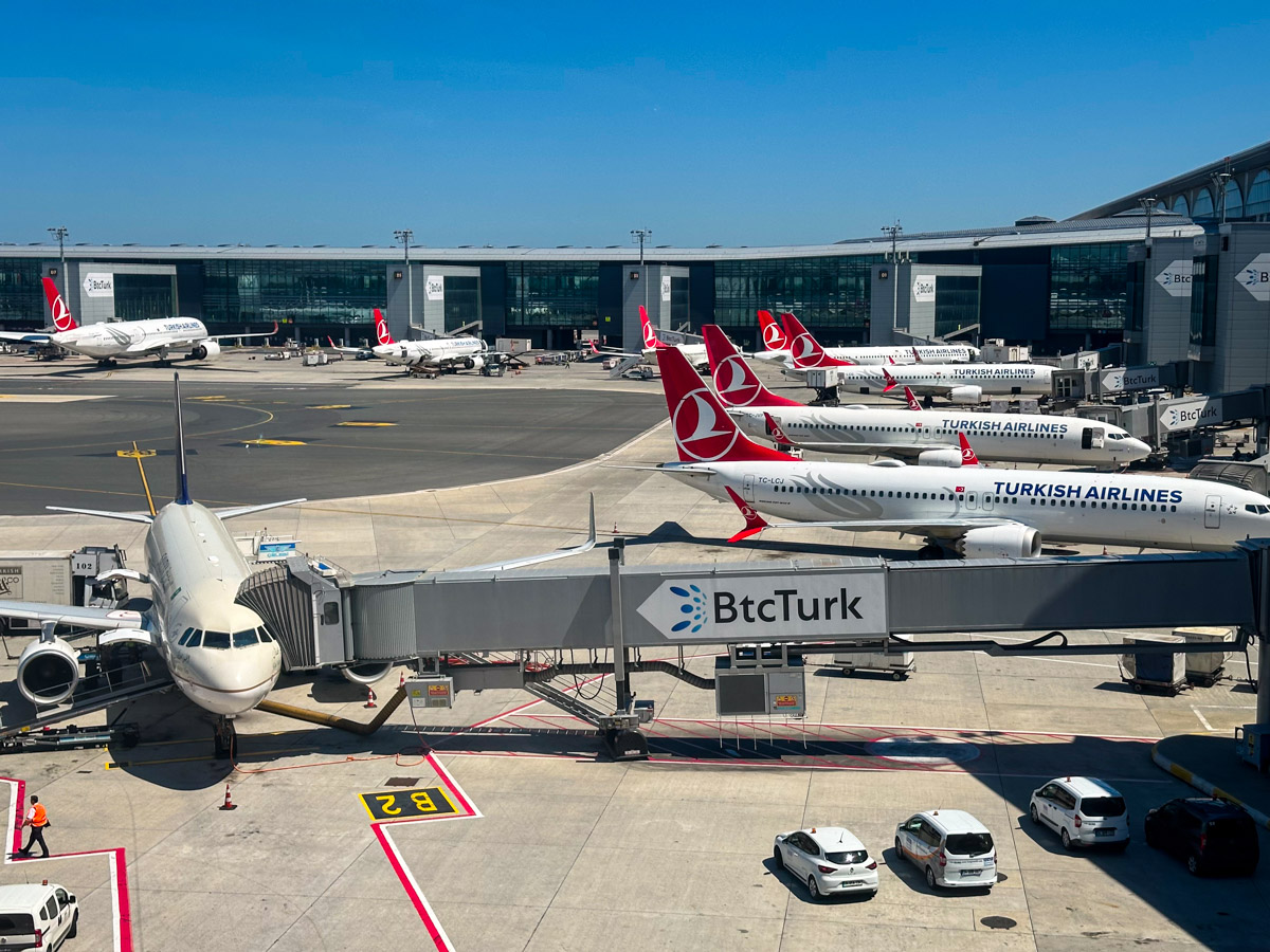 Turkish Airlines planes at Istanbul Airport