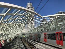 0923-IMG_3567-den-haag-station-randstadrail.JPG