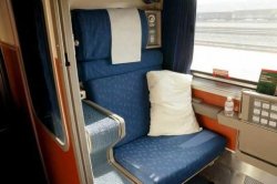 Amtrak-superliner-roomette with step.jpg