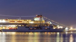 hmas_melbourne_station_pier_N72_30117.jpg