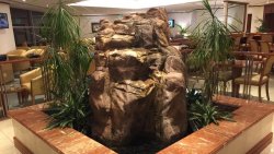 emirates-lounge-rock-IMG_8578.jpg