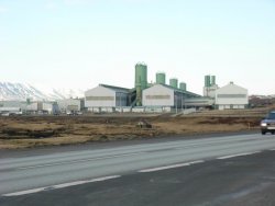 Alcan aluminium smelter.JPG