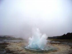 Geysir eruption.JPG