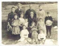 Oates_Family_Gunwalloe_Circa_1891.jpg