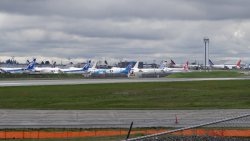 787's awaiting battery problem.jpg