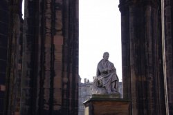 Sir Walter Scott Edinburgh.jpg