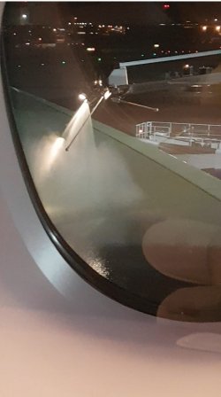 De-icing LHR.jpg