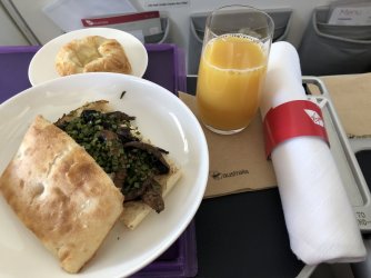 VA light breakfast (SYD-MEL).JPG