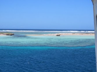 Cruise day 3 islands and reefs (4).JPG