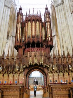 York organ and screen.JPG