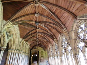 Lincoln cloister vault.JPG