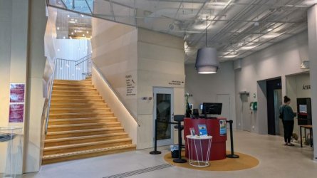 08 Mölndal library entrance stairs.jpg