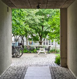 08 Haga courtyard.jpg