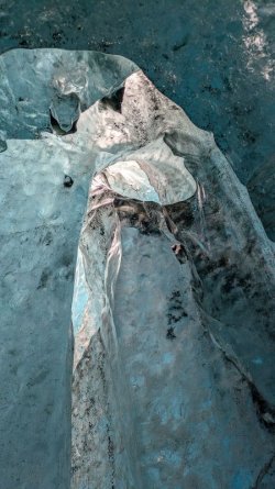 20 Glacier walk ice cave.jpg