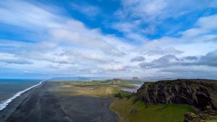 21 Dyrholaey Endless black beach.jpg