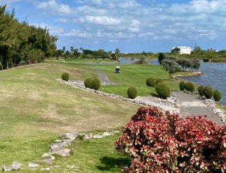 3rd par 5 tee view.JPG